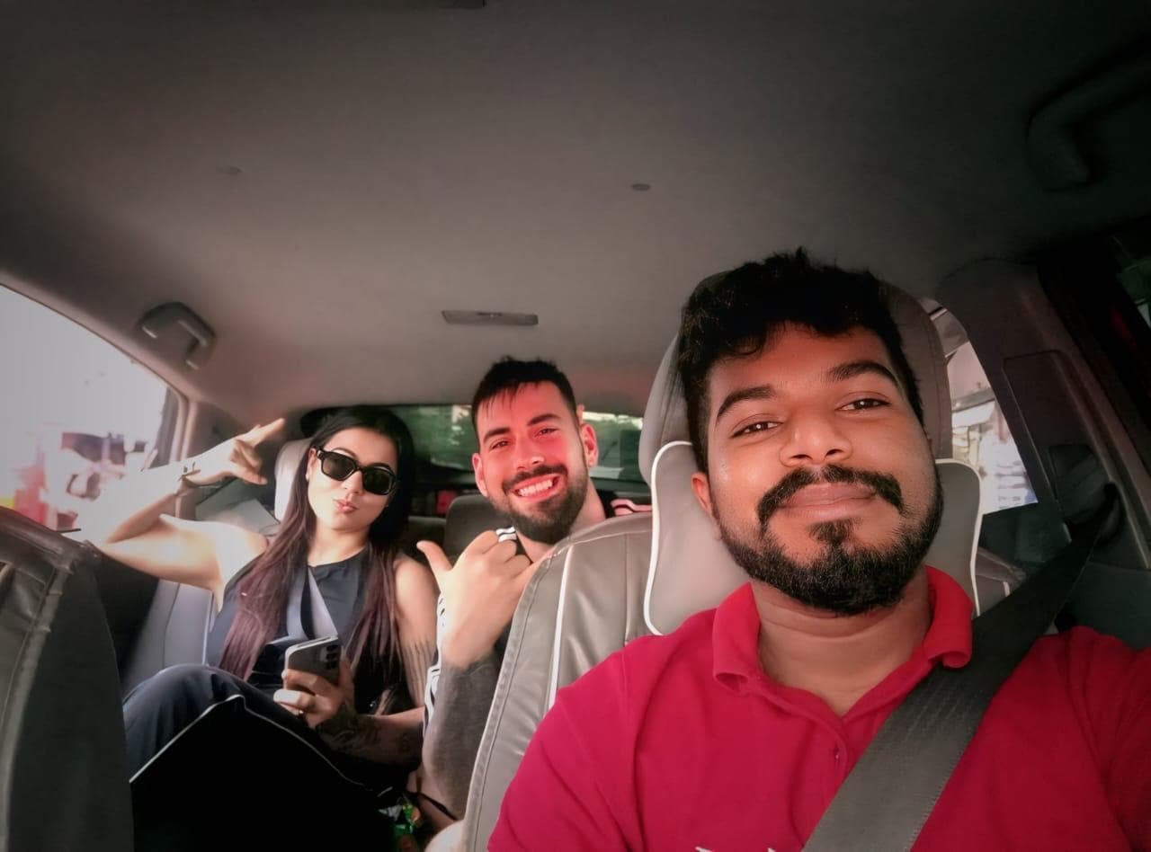 Goko Taxi driver with guests